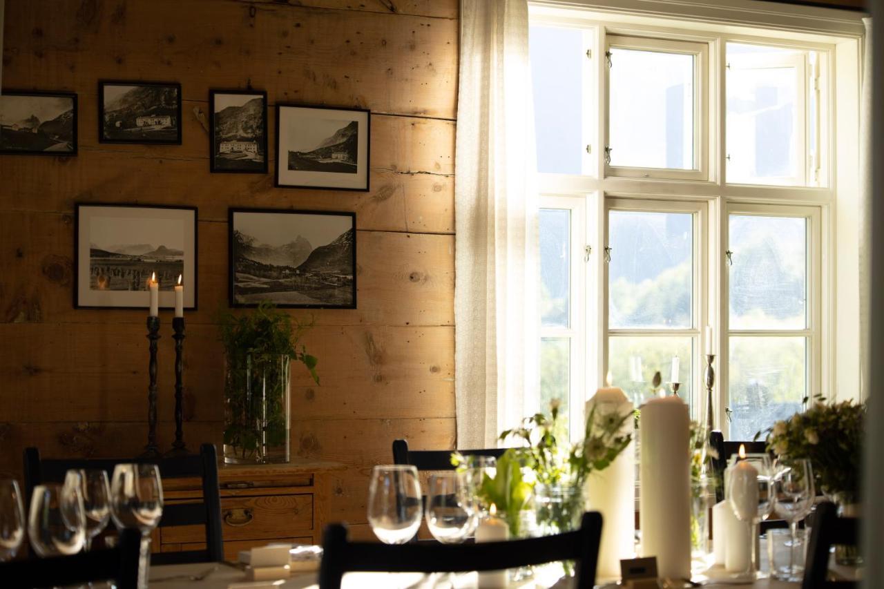 Hotel Aak Åndalsnes エクステリア 写真