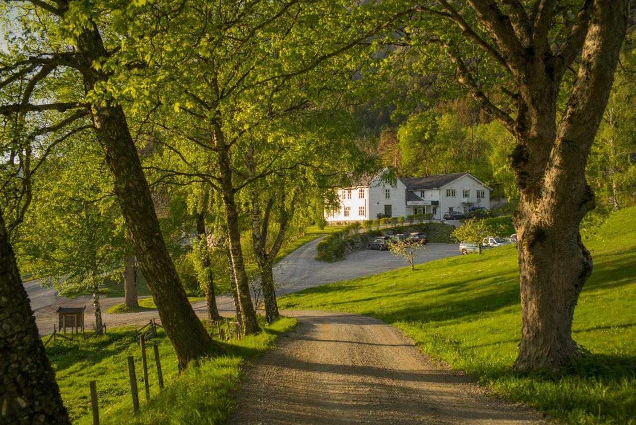 Hotel Aak Åndalsnes エクステリア 写真