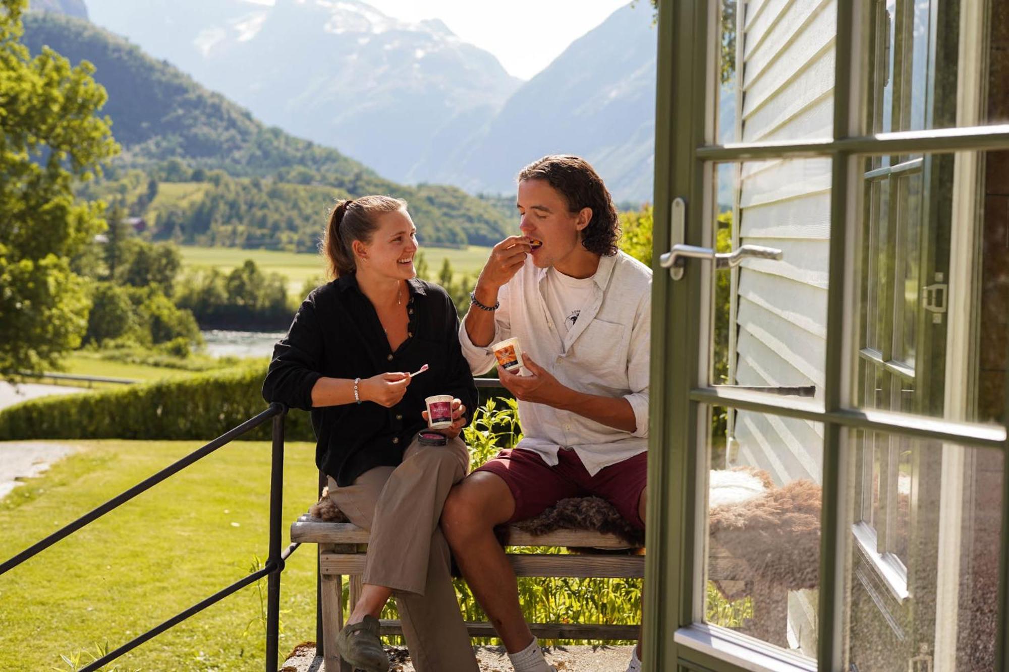 Hotel Aak Åndalsnes エクステリア 写真