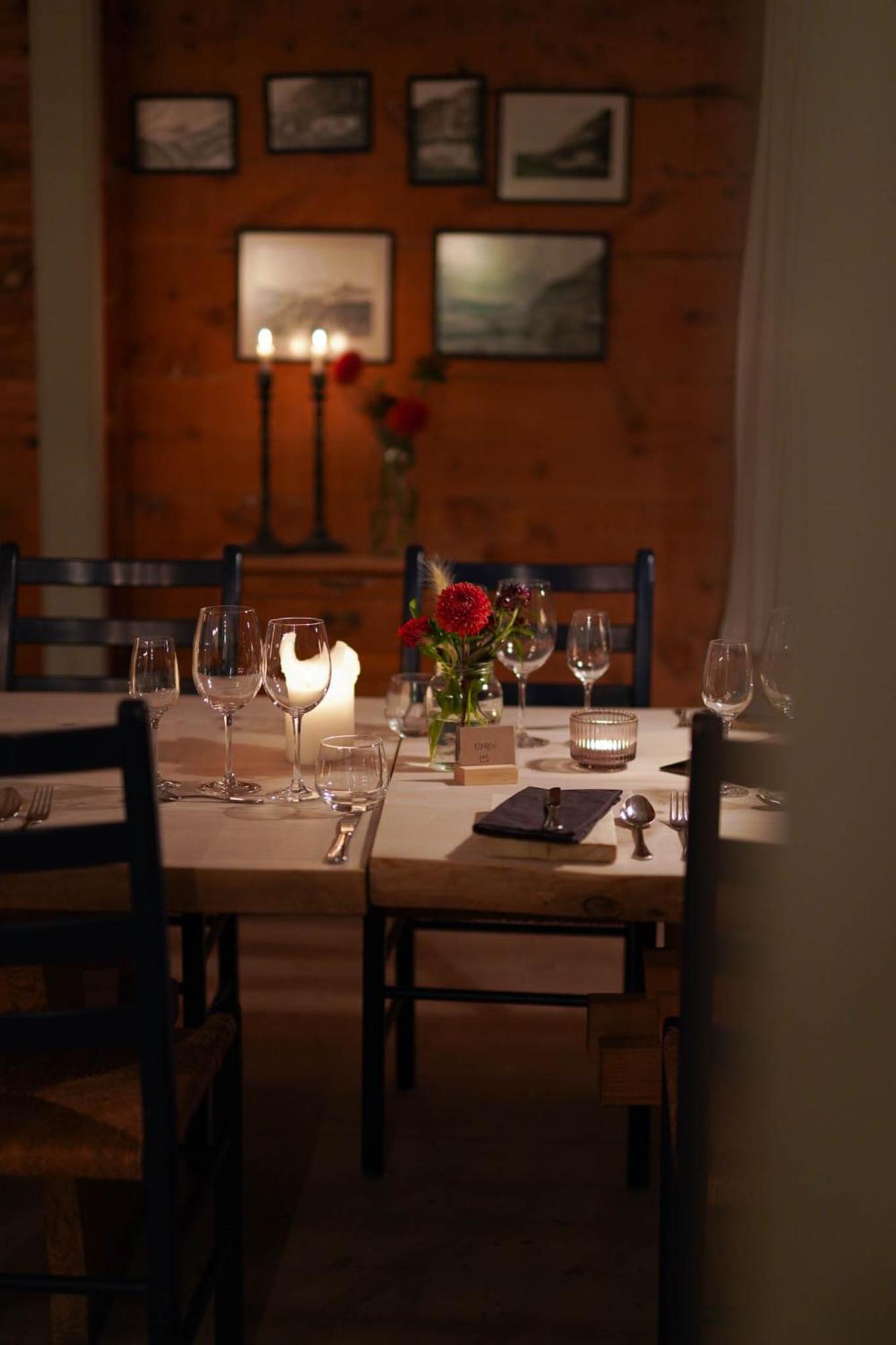 Hotel Aak Åndalsnes エクステリア 写真