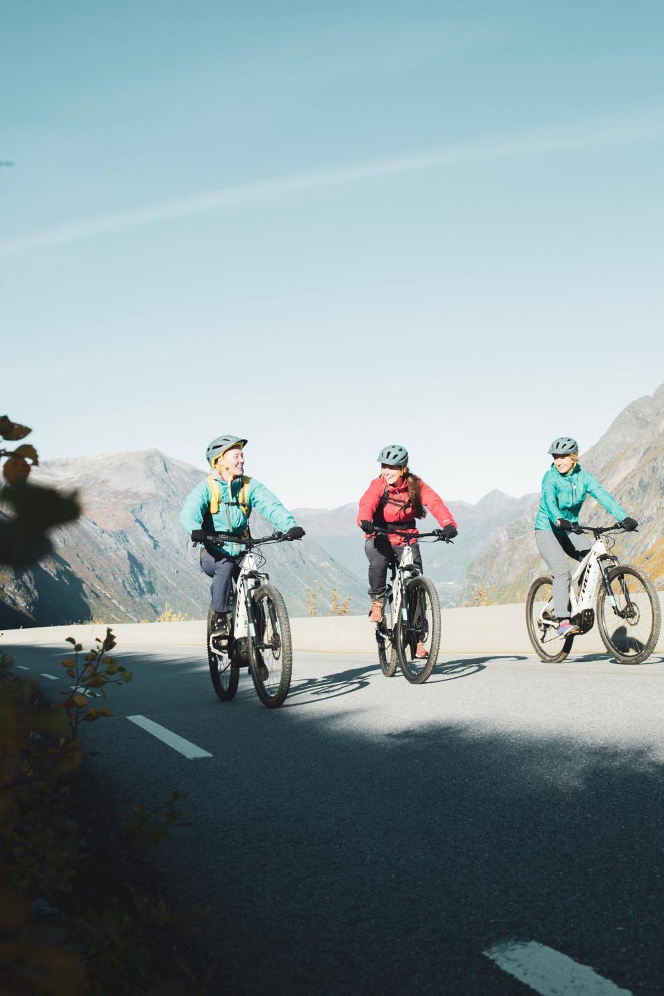 Hotel Aak Åndalsnes エクステリア 写真